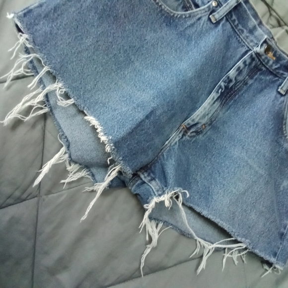 Women's Wrangler Denim Jean Shorts Distressed Style Raw Hem Premium Quality - Picture 4 of 12
